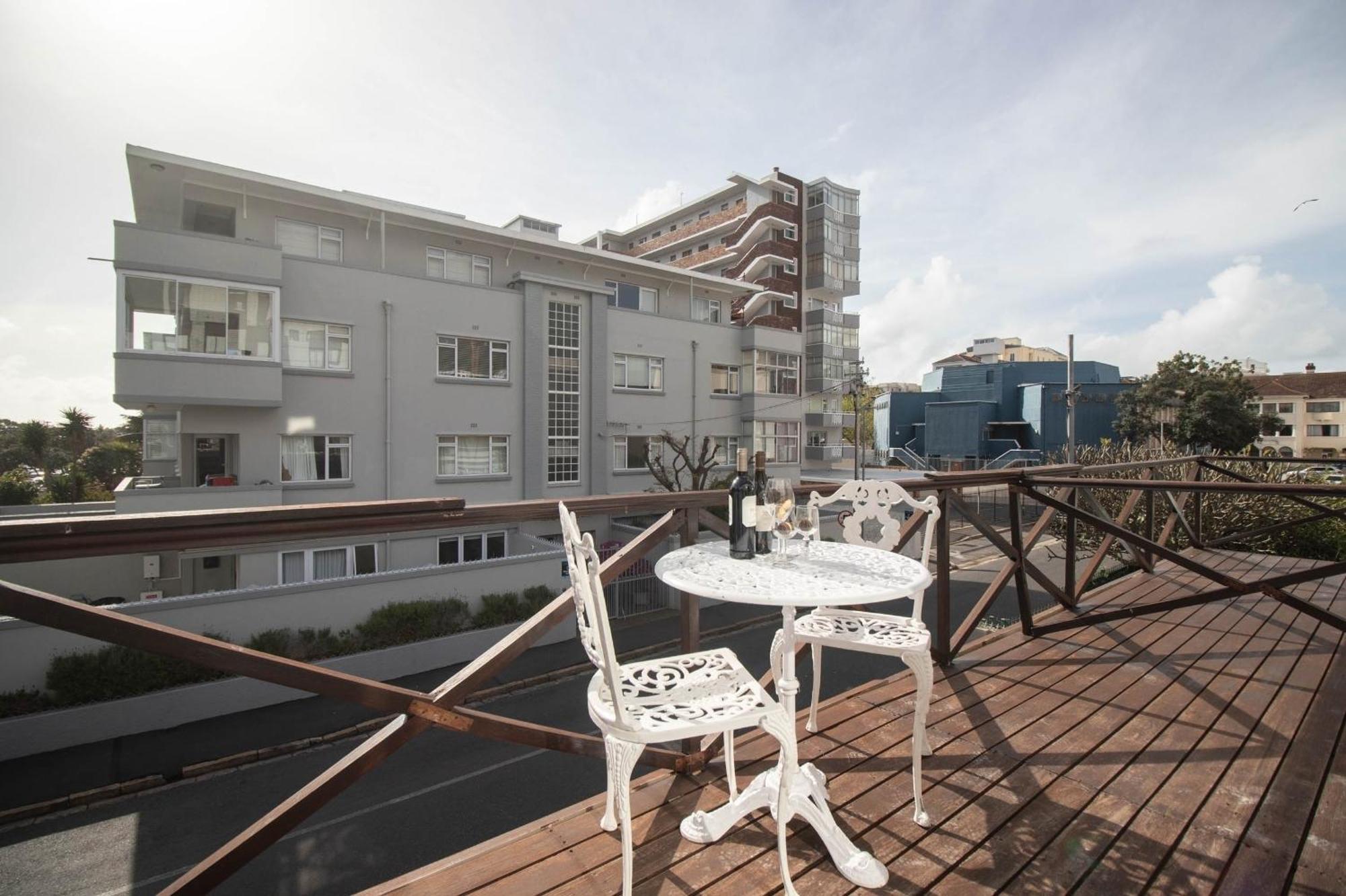 Spring Tide Inn By Ctha Cape Town Exterior foto