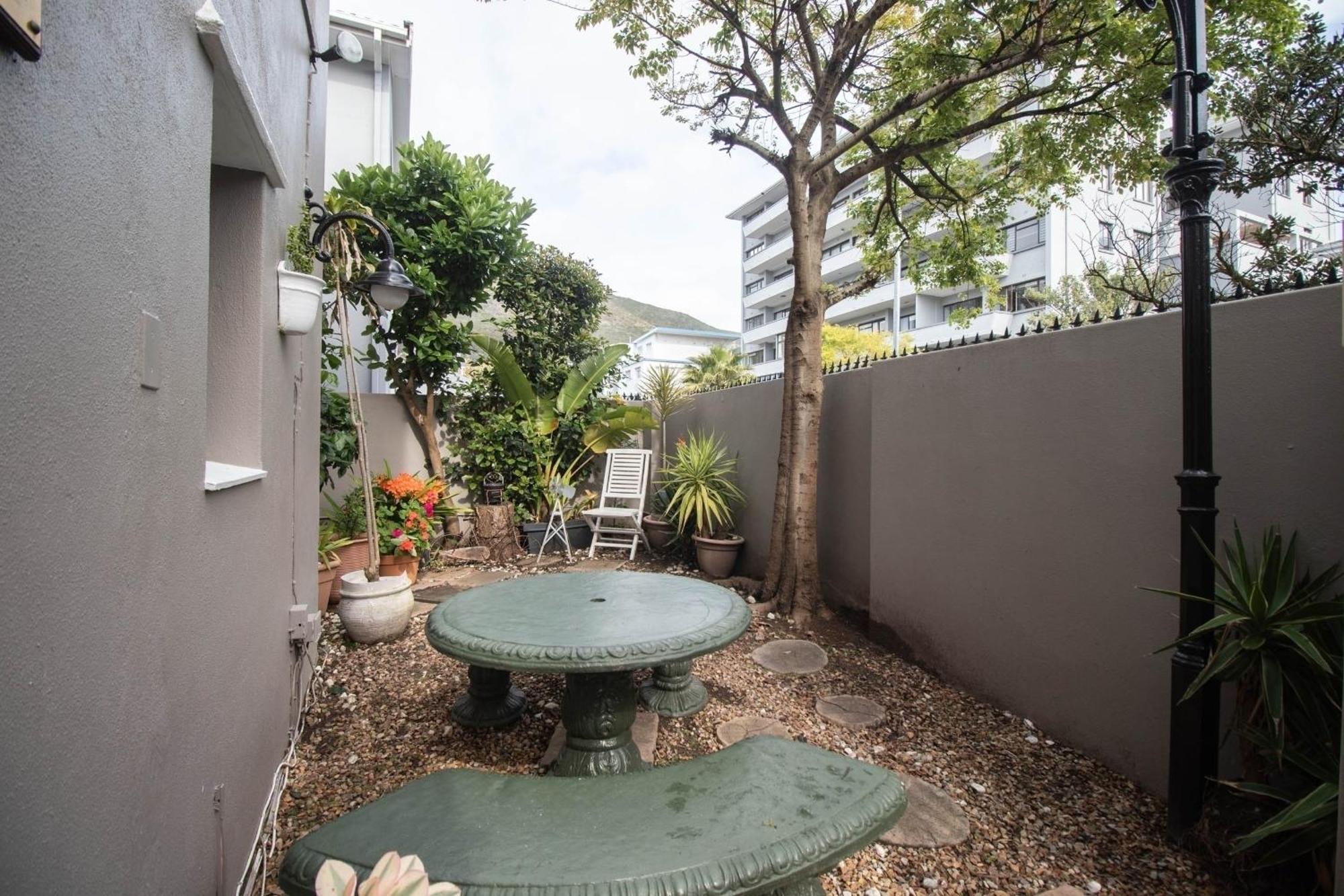 Spring Tide Inn By Ctha Cape Town Exterior foto
