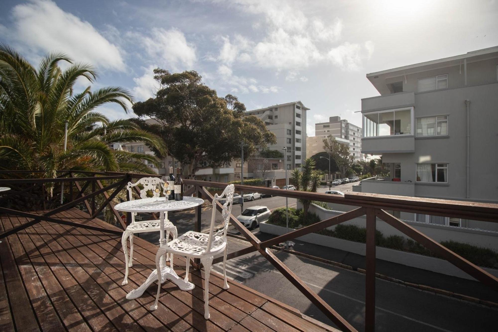Spring Tide Inn By Ctha Cape Town Exterior foto