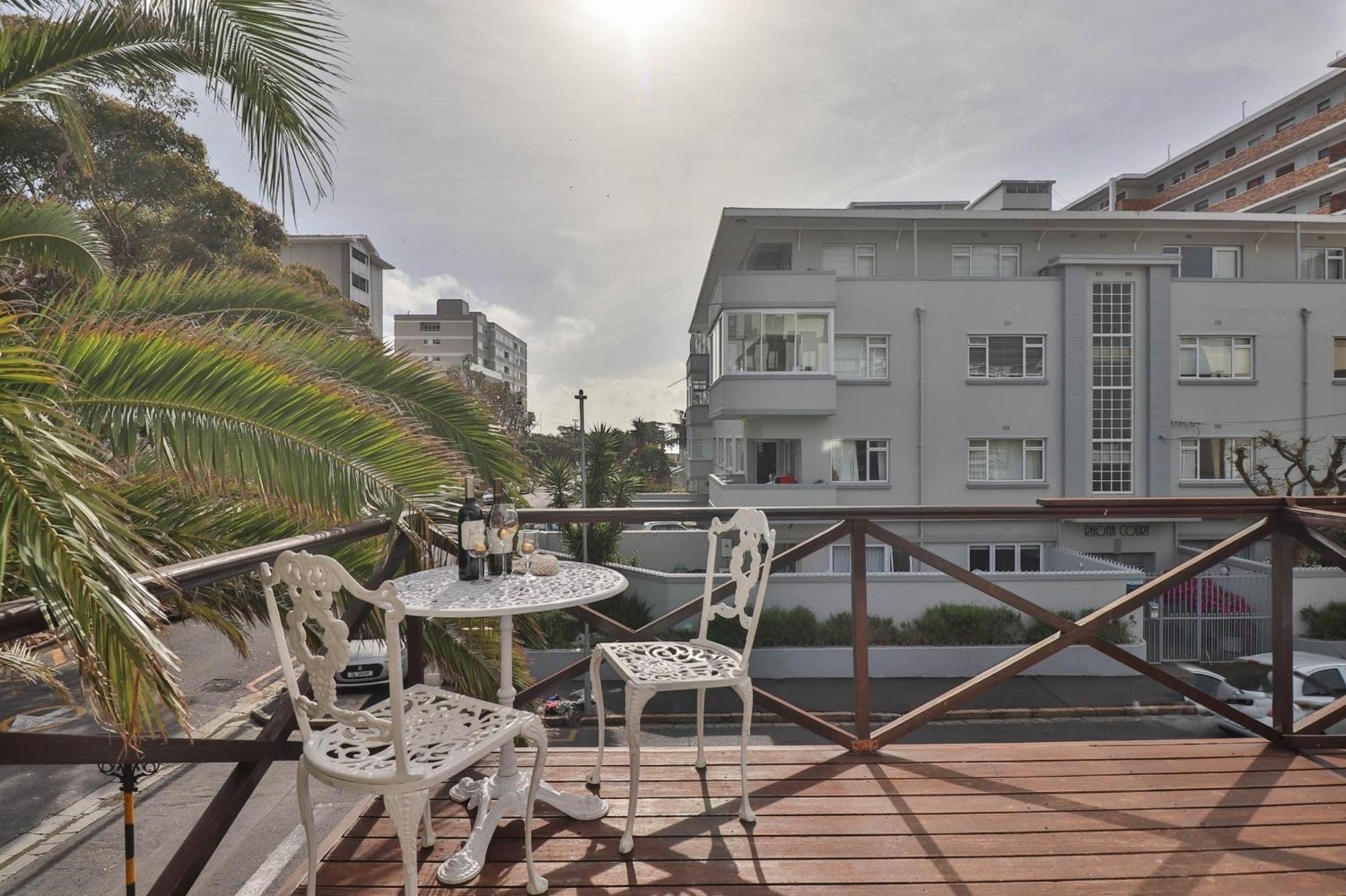 Spring Tide Inn By Ctha Cape Town Exterior foto