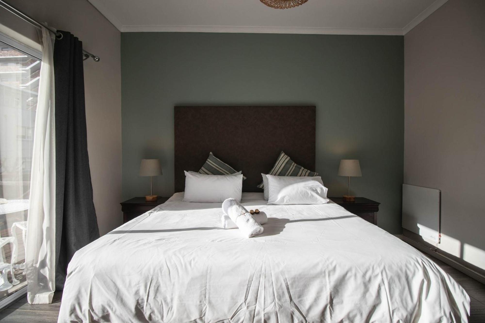 Spring Tide Inn By Ctha Cape Town Exterior foto
