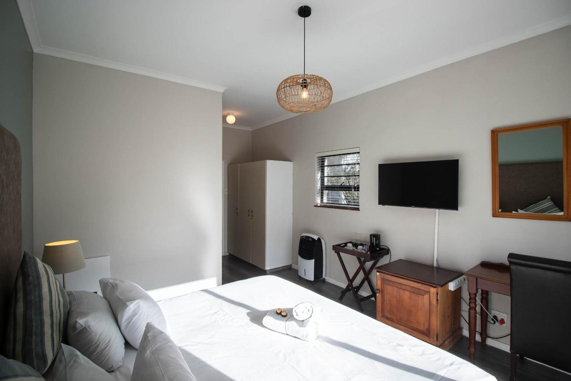 Spring Tide Inn By Ctha Cape Town Exterior foto