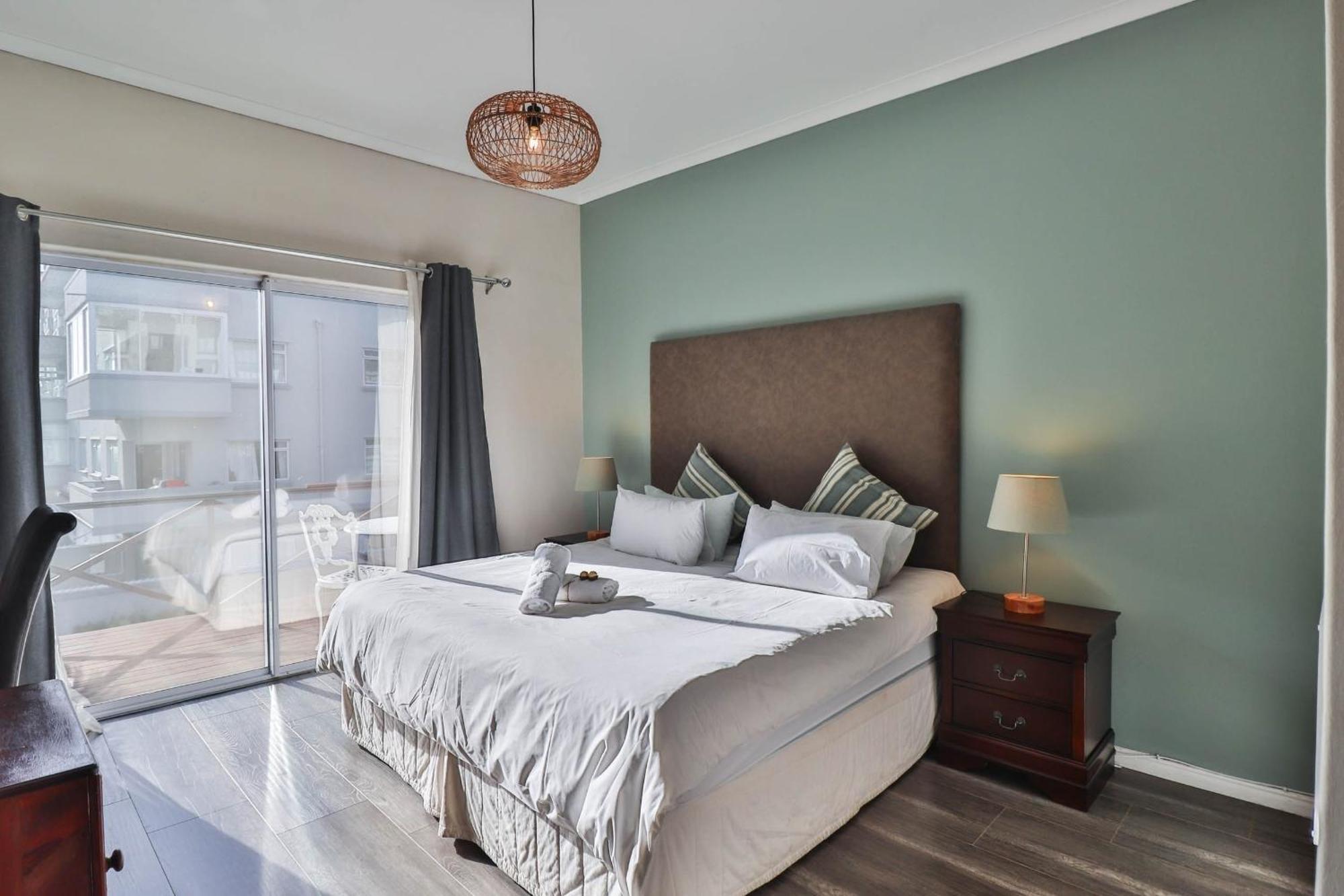 Spring Tide Inn By Ctha Cape Town Exterior foto