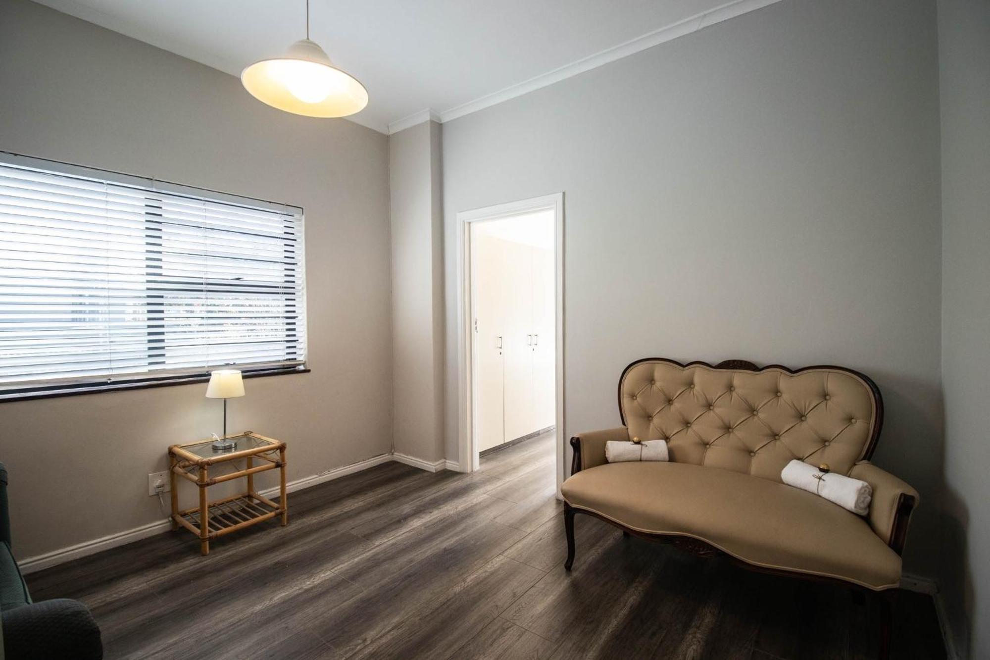 Spring Tide Inn By Ctha Cape Town Exterior foto