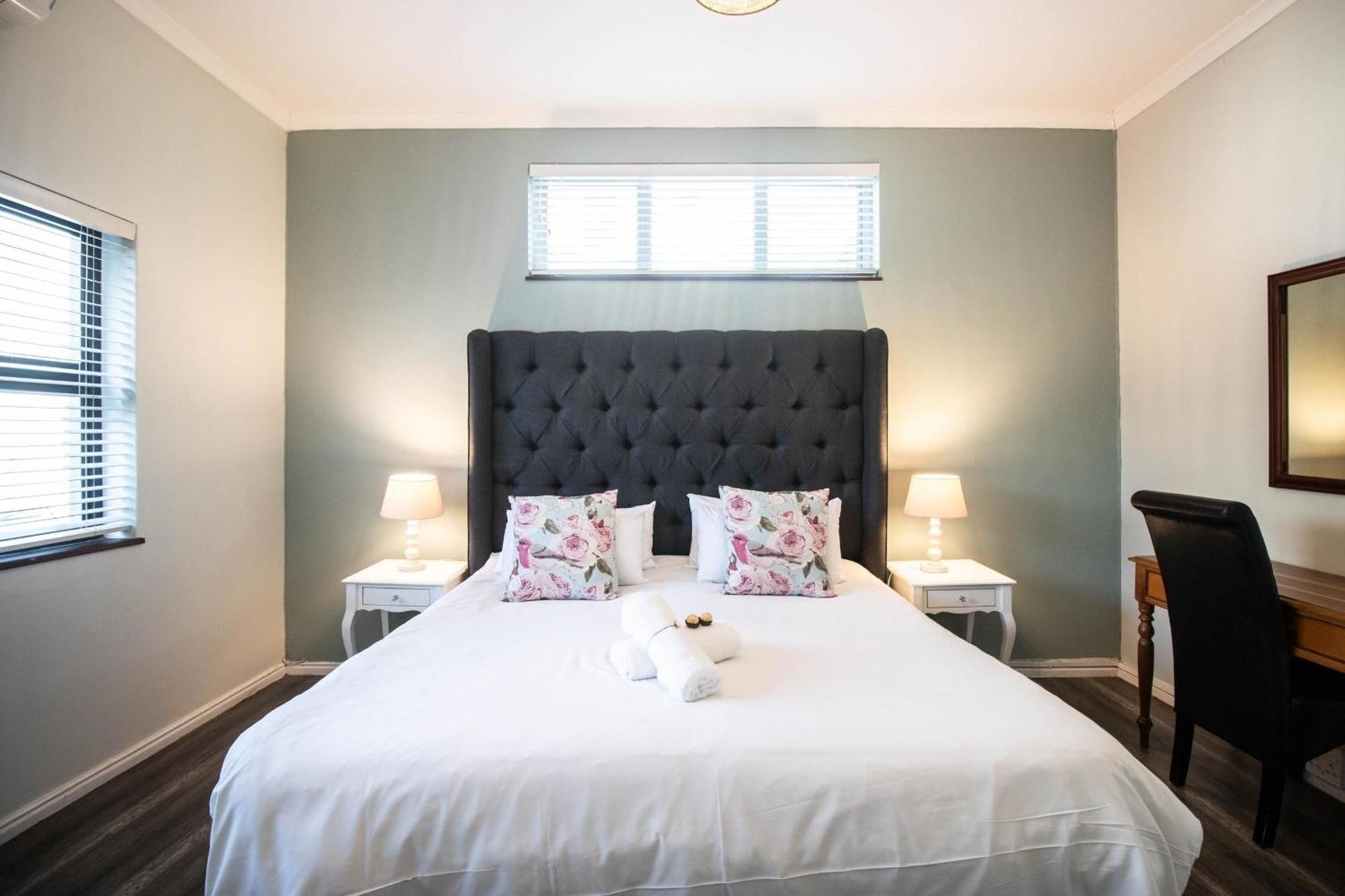 Spring Tide Inn By Ctha Cape Town Exterior foto