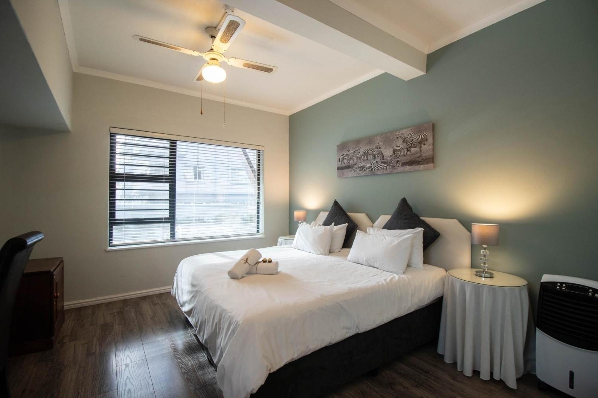 Spring Tide Inn By Ctha Cape Town Exterior foto