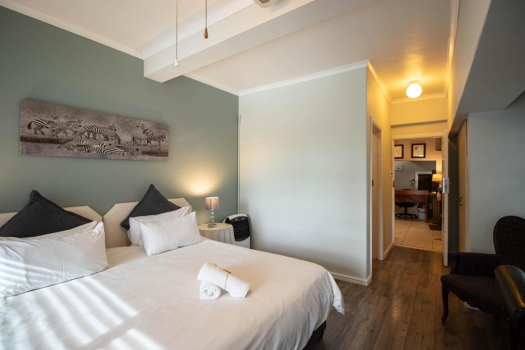 Spring Tide Inn By Ctha Cape Town Exterior foto